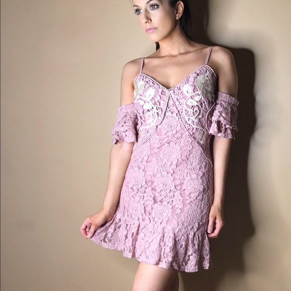 lace wedding guest dress - Picture 2 of 8